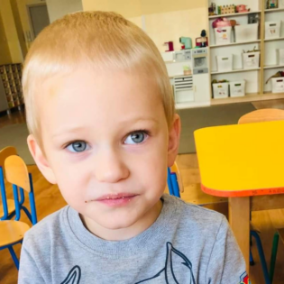 Michałek chciałby mówić, bawić się z innymi dziećmi i nie bać się głośnych dźwięków 1